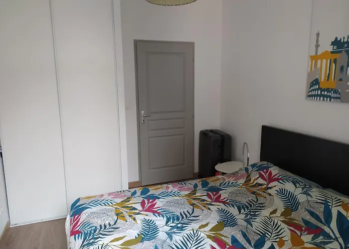 T4 89m2, Cap D'agde, Secteur Falaise, Vue Mer, Clim, 8 Pers, Wifi, 100 M Appartamento